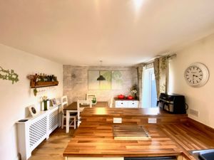 Kitchen/Diner- click for photo gallery